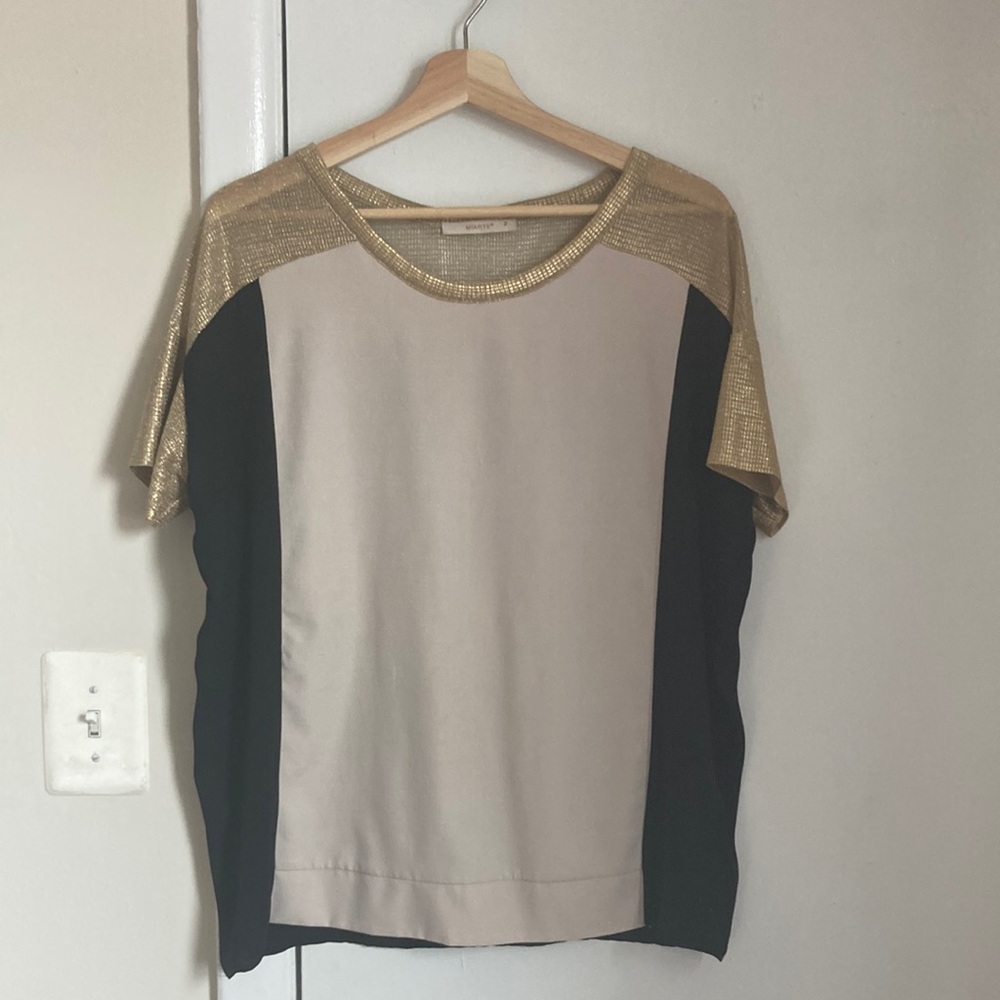 Sz 2 Miarte gold and black top